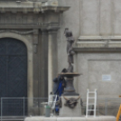 Lázas készülődés a pápai Fő téren!