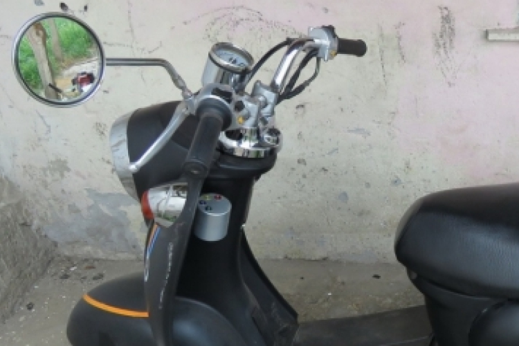 Segédmotoros kerékpárt lopott