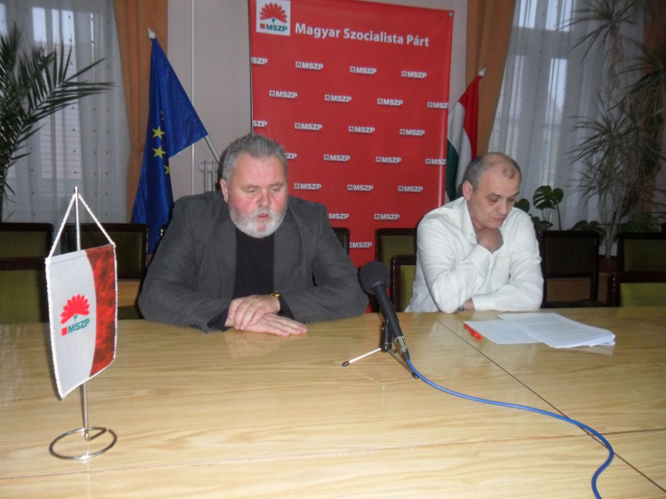 Jégpálya, Pápai Hús - Megszólalt az MSZP