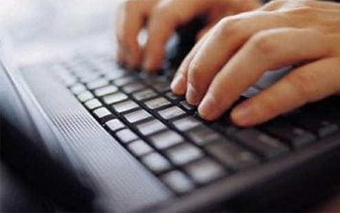 Okostelefon helyett értéktelen tárgyakat küldött a csaló 