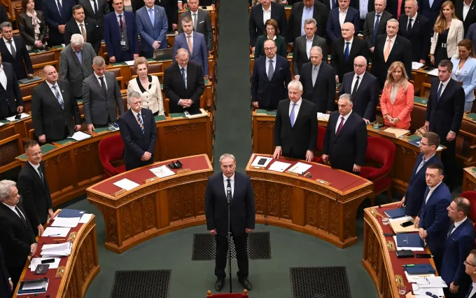 Le kell mondania országgyűlési képviselőségéről Kovács Zoltánnak