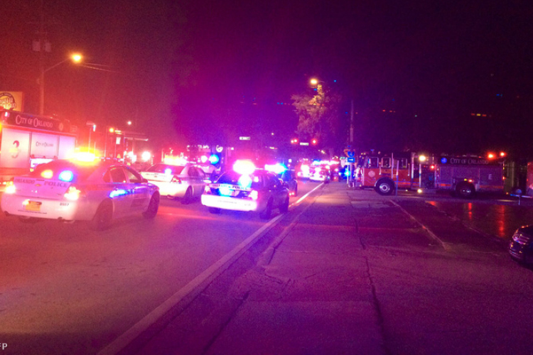 Terror a melegbárban! Ötven halott