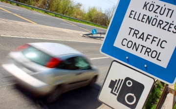 A megengedett sebesség duplájával közlekedett a férfi Pápán 
