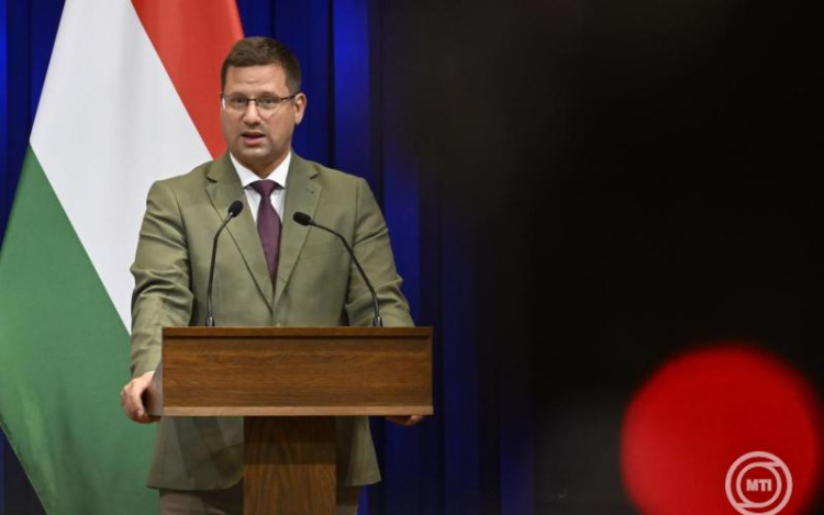 Iparvédelmi és munkahelyvédelmi akciótervet dolgoz ki a kormány