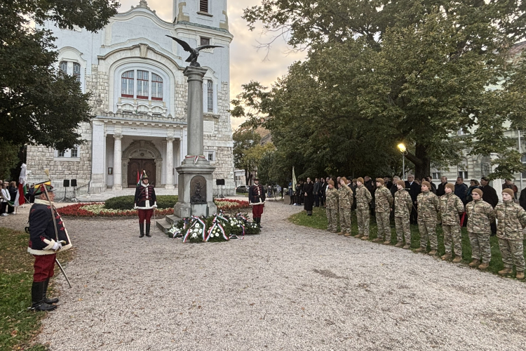 Az 1848-49-es forradalom és szabadságharc megtorlásának áldozataira emlékeztek Pápán