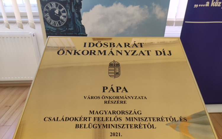 Idősbarát Önkormányzat Díjat kapott Pápa