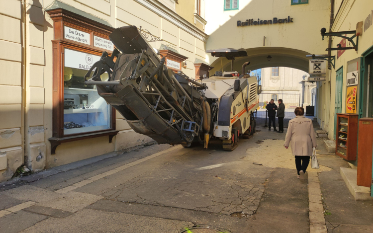 Megkezdődött a Kossuth utca felújítása