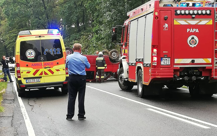 Baleset miatt teljes az útzár a 83-ason Farkasgyepűnél