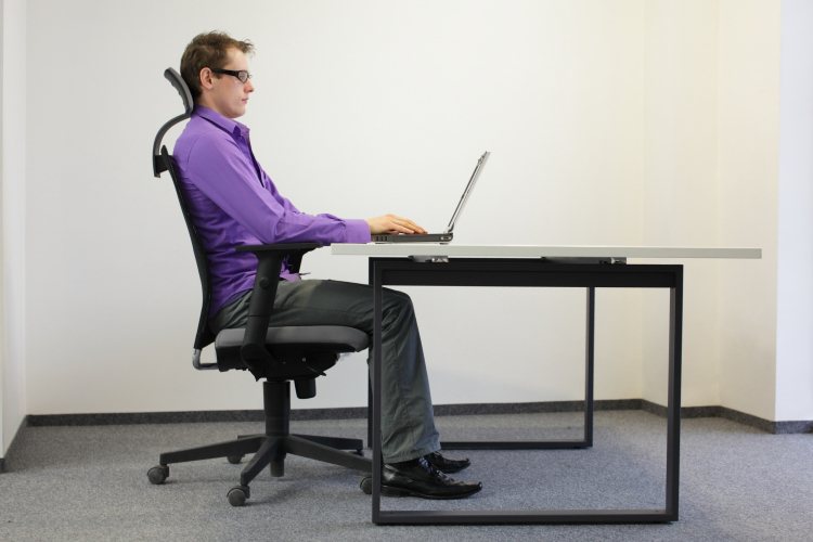 Ergonomikus irodai székek – fontosságuk és kiválasztásuk