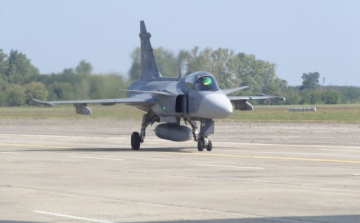 Risztották a Gripeneket - A hangsebességet is átlépték