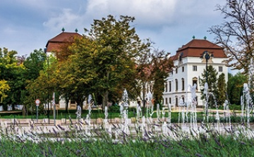 Hétvégén nyit a megújult Esterházy-kastély