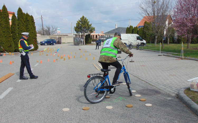 Középiskolások versenyeztek Pápán