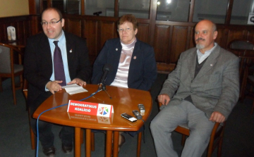 DK: A kormány szociálpolitikája nem lehet sikeres