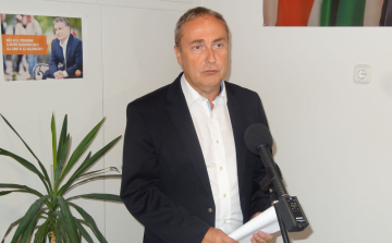 Kovács Zoltán: A jobbikos vezetők kérjenek bocsánatot a nyugdíjasoktól