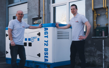 Teljes energiafüggetlenség napelemekhez kapcsolható telepíthető áramfejlesztőkkel