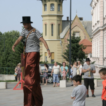 Pápai Játékfesztivál - Szombat - Főzőverseny, Várkerti és Fő téri programok