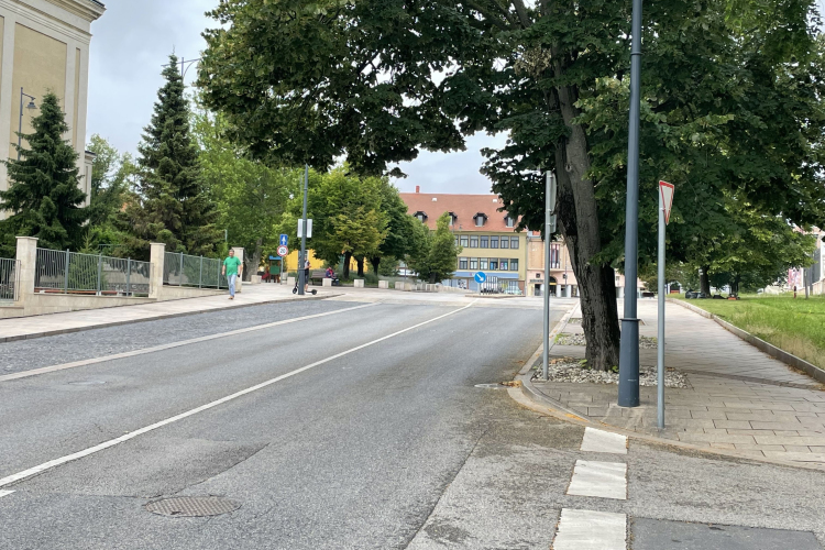 Elforgatták a táblákat, újra be lehet hajtani a Fő térre