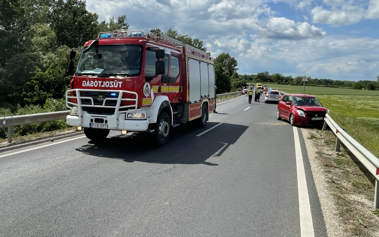 Két személy életét vesztette a Marcaltő és Szany között történt balesetben