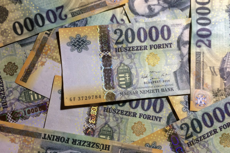 Közel két millió forinttal lépett meg a Pápa környéki faluból származó nő