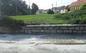 Szegélynek ütközött