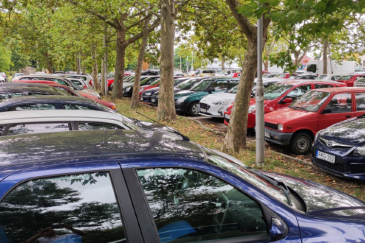 Egy hónap múlva élesedik a fizető parkolás új rendszere