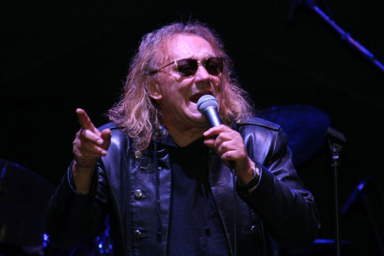 Nyáresték - Charlie Koncert