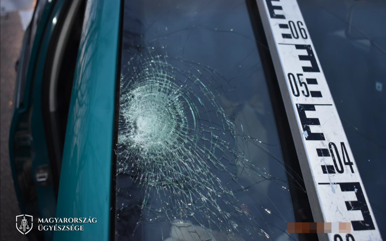 Gyalogátkelőhelyen ütött el egy fiatal fiút Pápán