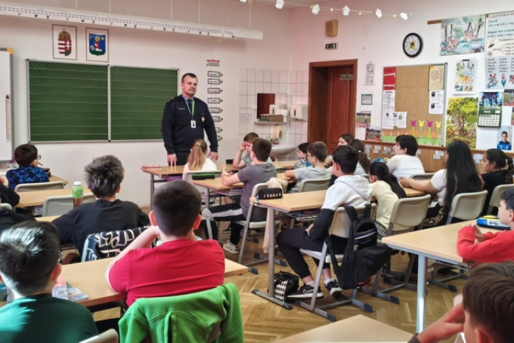 Interaktív bűnmegelőzés pápai diákoknak