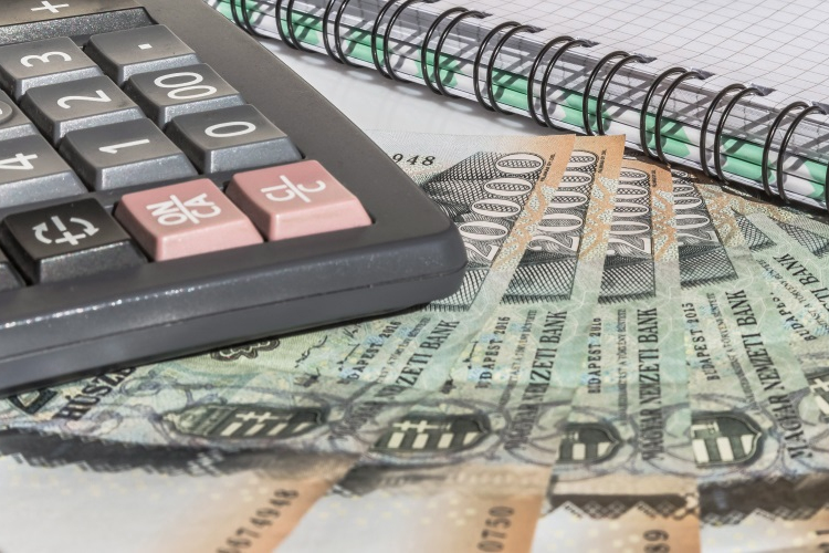 Sorozatban igényelt gyorskölcsönöket, egyiket sem fizette