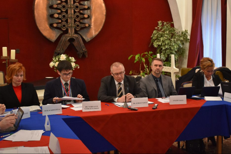 Ingatlanokat - köztük a volt lengyelpiac területét - értékesítene az önkormányzat