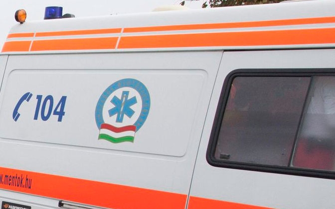 Halálos baleset Vértesboglár közelében – busz és autó ütközött