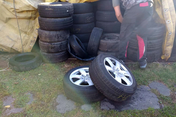 Összehangolt akcióban fogták el a rendőrök a gumitolvajokat - VIDEÓVAL