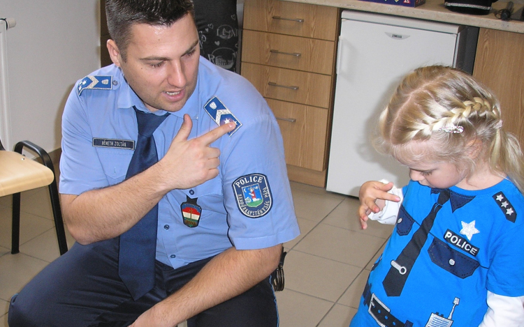 Iskolarendőr „bevetésen”