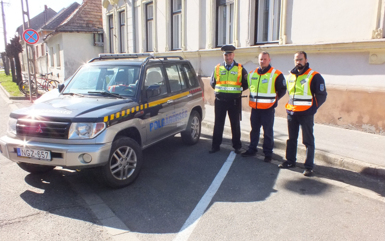Polgárőrökkel és erdészekkel tartottak közös akciót a pápai rendőrök