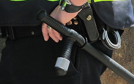 Lopás miatt körözték a férfit, a pápai rendőrök elfogták