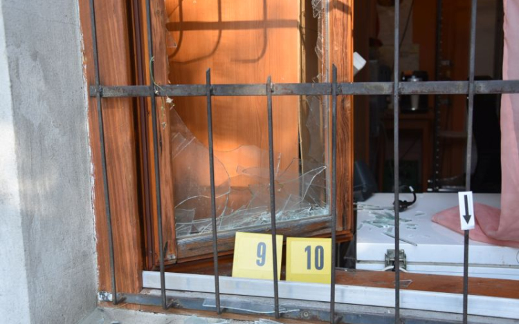 Betört egy pápai élelmiszerboltba, a rendőrök elfogták