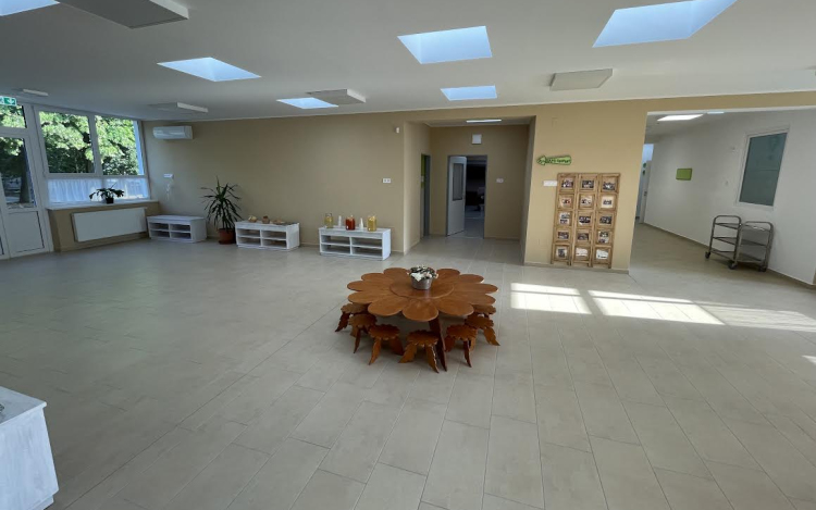 Átadták a Fenyveserdő Bölcsőde megújult épületét