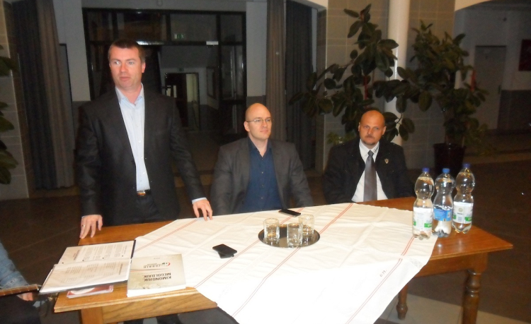 Jobbik: Van megoldás a devizahiteleseknek