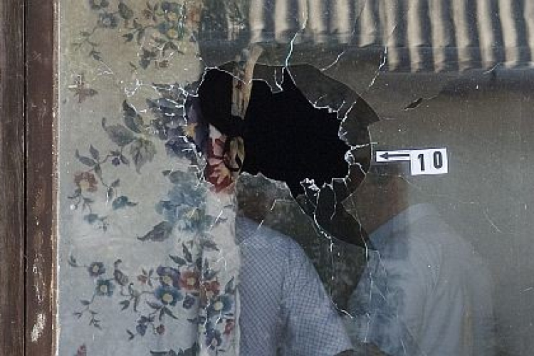 Betörte szomszédjai ablakát