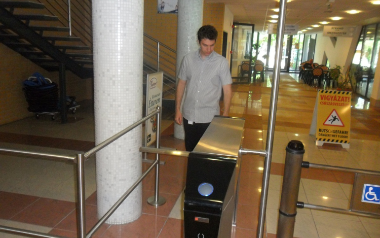 Új beléptető rendszer a Várkertfürdőben