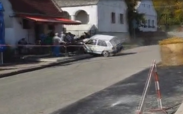 Így szállt bele a ralis a nézőkbe Városlődön