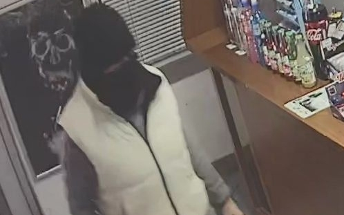 Felfüggesztettel megúszta a dohánybolti késes rabló