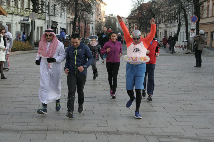 Sokan búcsúztatták futással az óévet a pápai Fő téren