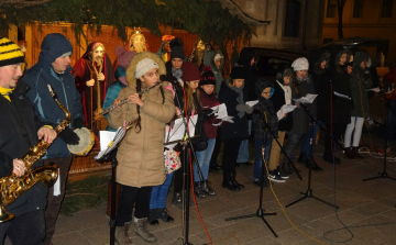Zord időben, de meghitt hangulatban telt advent második vasárnapja