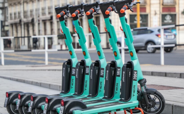 Hamarosan Pápára is megérkeznek a bérelhető e-rollerek