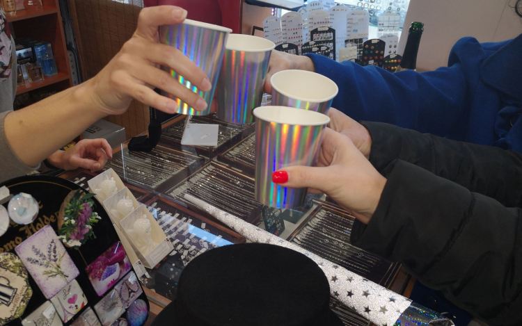 Új polgári hagyományt kezdeményeznek a Deák Ferenc utcaiak