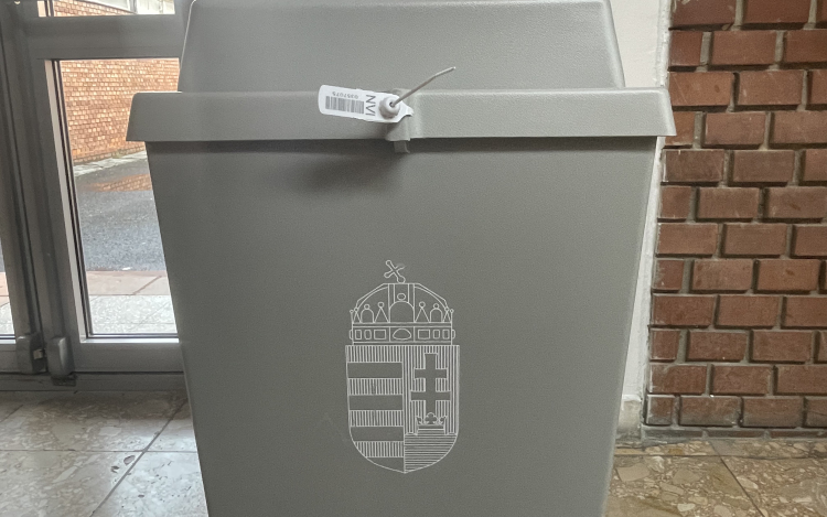 9 óráig több mint 10 százalék szavazott