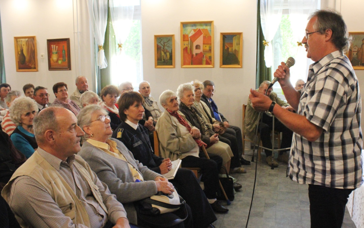 Előadás időseknek