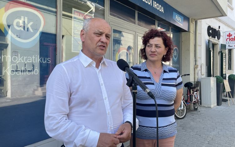 Pápán tartott lakossági fórumot Vadai Ágnes