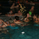 Éjszakai Fürdőzés a pápai Várkertfürdőben